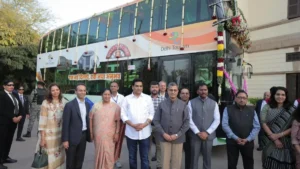 दिल्ली की सैर के लिए डबल डेकर पर्यटक बस सेवा शुरू, मुख्यमंत्री रेखा गुप्ता ने किया शुभारंभ