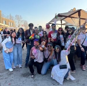 बर्लिन में भव्य होली उत्सव का आयोजन, बड़ी संख्या में लोग हुए शामिल